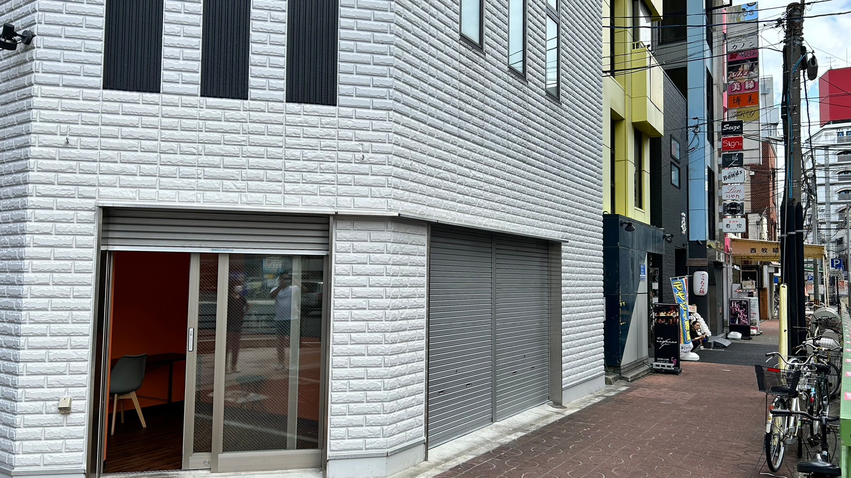 尼崎駅徒歩5分　国道2号線沿い！1階路面角地のテイクアウト店居抜き店舗物件